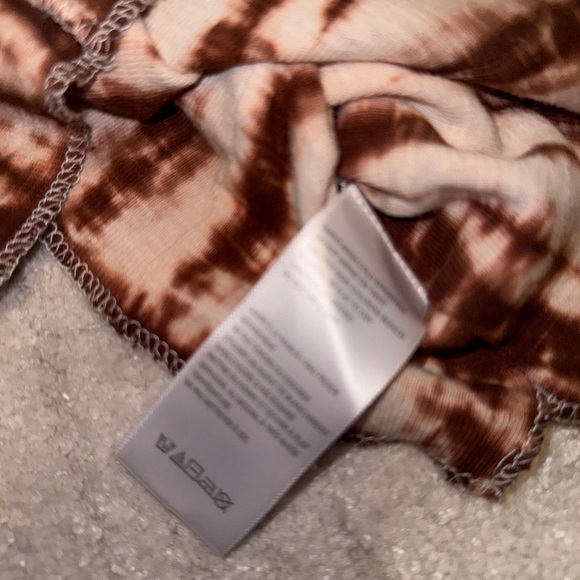 Urban Outfitters Crop tee - Picture 5 of 6